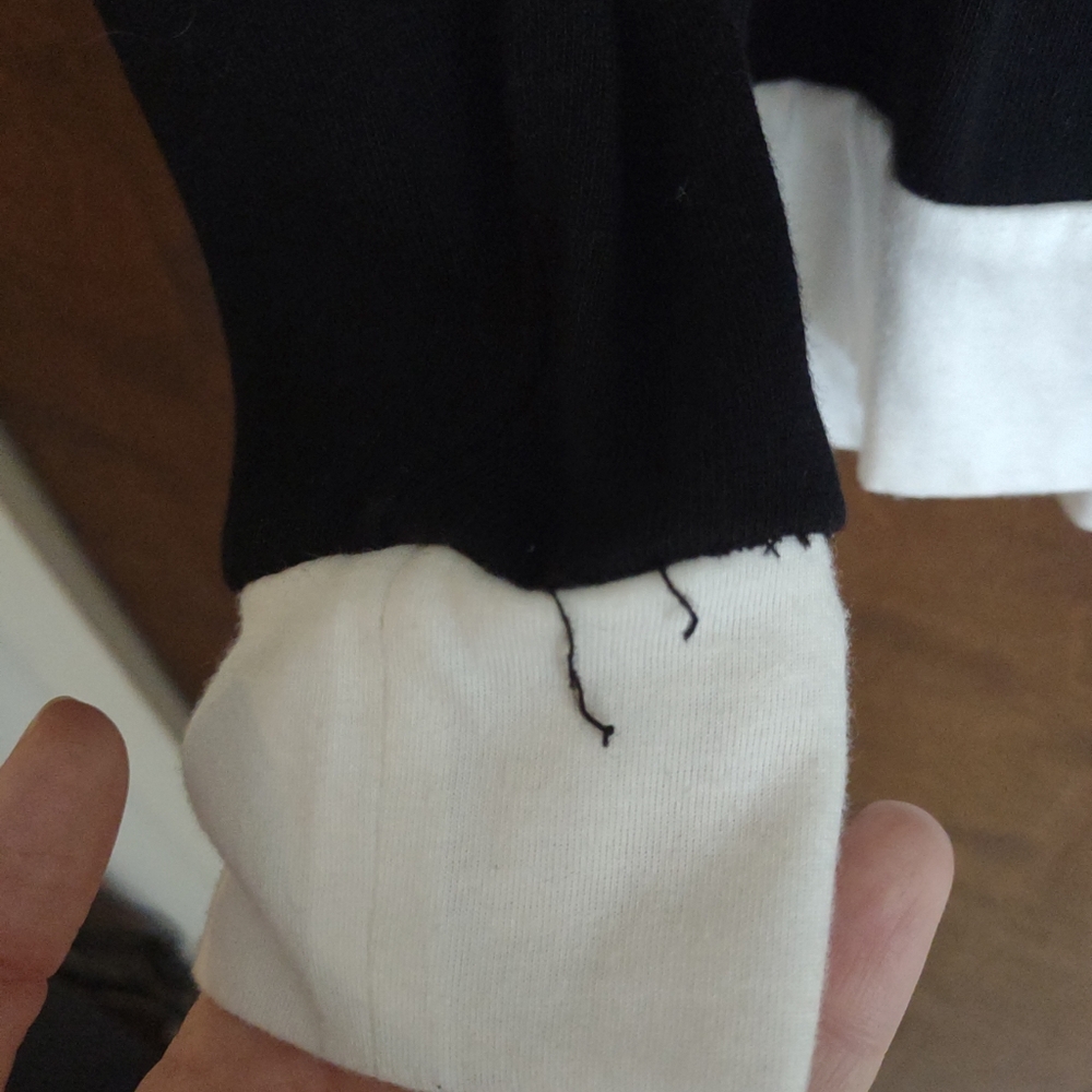 Women's Forever 21 Black & White Top || Small - Picture 8 of 9
